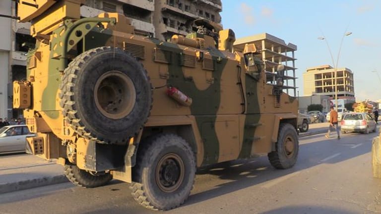 Keine Wahlen in Sicht: Ein Fahrzeug der Streitkräfte in Misurata, etwa 250 km östlich von Tripolis.