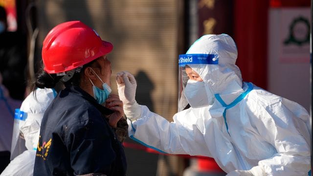 Coronatest in Xi'an: In der Metropole gelten strenge Ausgangsbeschränkungen.