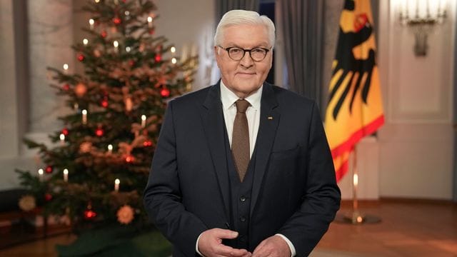 Bundespräsident Frank-Walter Steinmeier rief in seiner Weihnachtsansprache zum Zusammenhalt auf. Bundespräsident Frank-Walter Steinmeier rief in seiner Weihnachtsansprache zum Zusammenhalt auf.