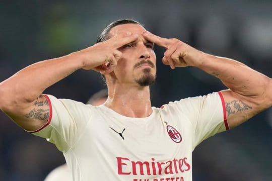 Alter schützt vor Toren nicht: Auch mit 40 zeigt sich Altstar Zlatan Ibrahimovic treffsicher.