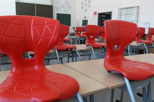 Lehrerverbände warnen davor, um jeden Preis am Präsenzunterricht festzuhalten.