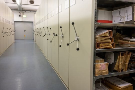 Akten im Stasi-Unterlagenarchiv in Berlin.