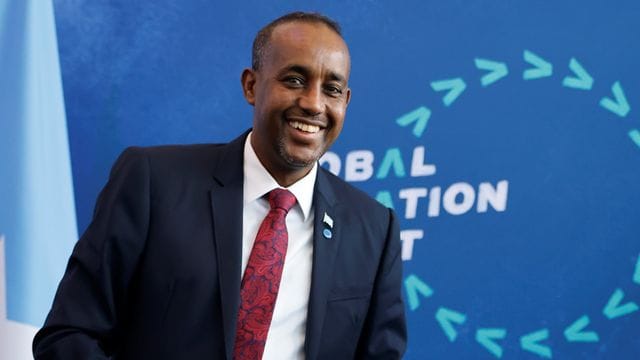 Hat derzeit wenig zu lachen und weist die Vorwürfe des Präsidenten zurück: Der entlassene Premier Mohamed Hussein Roble.