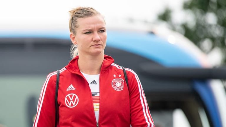 Die Kapitänin der deutschen Auswahl sieht das Vier-Nationen-Turnier im Februar als Gradmesser für die EM.