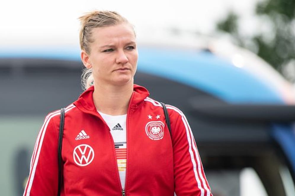 Die Kapitänin der deutschen Auswahl sieht das Vier-Nationen-Turnier im Februar als Gradmesser für die EM.