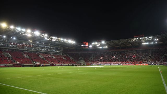 In nächster Zeit wird es nur sehr sperrlich gefüllte Stadien in Griechenland geben.