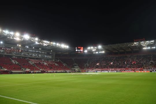 In nächster Zeit wird es nur sehr sperrlich gefüllte Stadien in Griechenland geben.