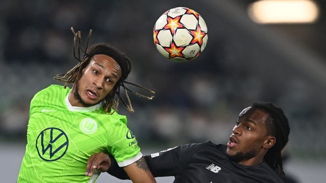 Wurde nach dem Sommer 2020 zum zweiten Mal positiv auf das Coronavirus getestet: Kevin Mbabu vom VfL Wolfsburg. Wurde nach dem Sommer 2020 zum zweiten Mal positiv auf das Coronavirus getestet: Kevin Mbabu vom VfL Wolfsburg.
