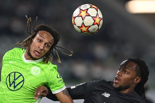 Wurde nach dem Sommer 2020 zum zweiten Mal positiv auf das Coronavirus getestet: Kevin Mbabu vom VfL Wolfsburg.
