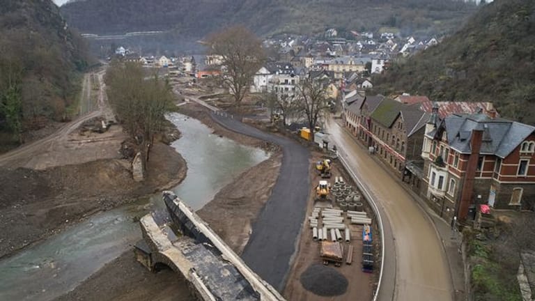 Nach der Hochwasserkatastrophe hat sich der Flusslauf der Ahr teilweise verändert.