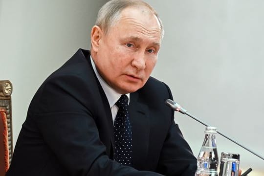 Der russische Präsident Wladimir Putin hat das viel kritisierte Gesetz unterzeichnet.