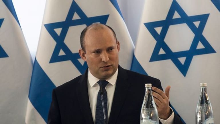 Israels Premierminister Naftali Bennett am Sonntag während einer Sondersitzung der Regierung.