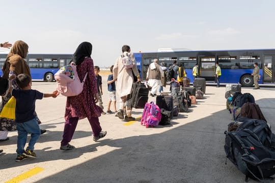 Seit August sind dem Bundesinnenministeriums zufolge insgesamt 5437 Menschen nach Deutschland gekommen.