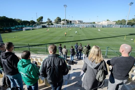 Die Zweitligisten wie Werder Bremen starten teilweise Richtung Sonne.