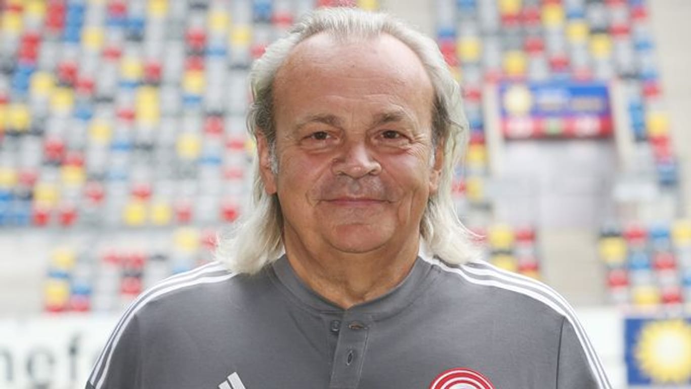 Der Mannschaftsarzt des Fußball-Zweitligisten Fortuna Düsseldorf: Ulf Blecker.