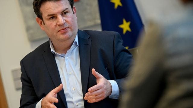 Bundesminister für Arbeit und Soziales, Hubertus Heil (SPD) in seinem Ministerium in Berlin. Bundesminister für Arbeit und Soziales, Hubertus Heil (SPD) in seinem Ministerium in Berlin.