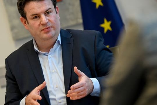 Bundesminister für Arbeit und Soziales, Hubertus Heil (SPD) in seinem Ministerium in Berlin.
