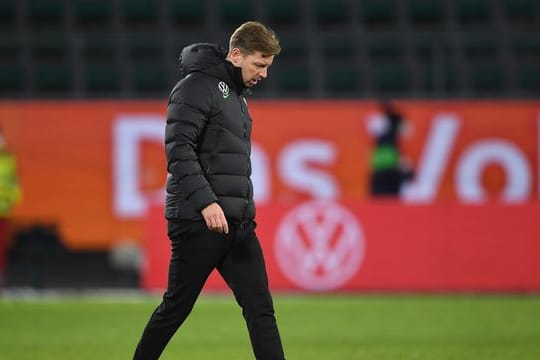 Wolfsburgs Trainer Florian Kohfeldt kam mit seinem Team nicht über ein 0:0 bei Hertha BSC hinaus.