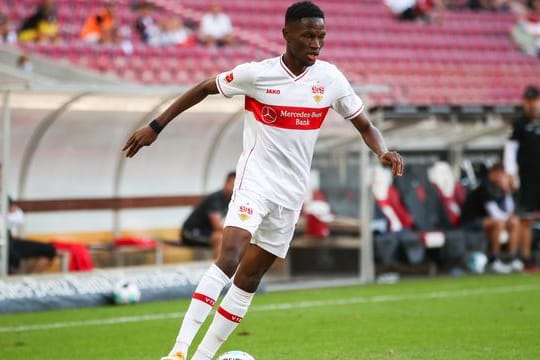 Stuttgarts Momo Cissé wechselt auf Leihbasis nach Polen.