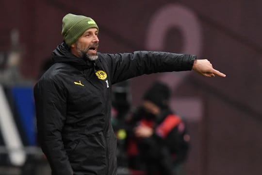 Dortmunds Cheftrainer Marco Rose nimmt die Kritik an Stürmer Erling Braut Haaland gelassen.