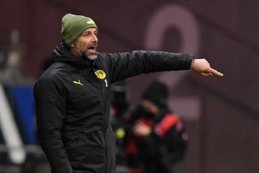 Dortmunds Cheftrainer Marco Rose nimmt die Kritik an Stürmer Erling Braut Haaland gelassen.