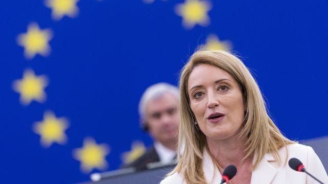 Die christdemokratische Malteserin Roberta Metsola ist zur neuen Präsidentin des EU-Parlaments gewählt worden.