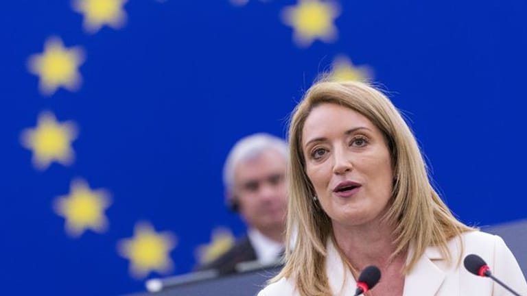 Die christdemokratische Malteserin Roberta Metsola ist zur neuen Präsidentin des EU-Parlaments gewählt worden.
