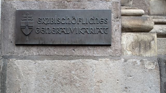 Das Gericht hat entschieden: Die Bistum-Kündigung für einen mitgenommenen Bürostuhl ist unwirksam. Das Gericht hat entschieden: Die Bistum-Kündigung für einen mitgenommenen Bürostuhl ist unwirksam.