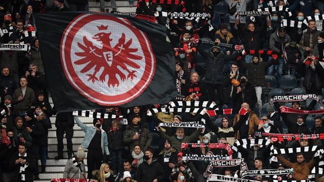 Medienberichten zufolge steht Eintracht Frankfurt vor der Verpflichtung des französischem Stürmers Randal Kolo Muani. Medienberichten zufolge steht Eintracht Frankfurt vor der Verpflichtung des französischem Stürmers Randal Kolo Muani.