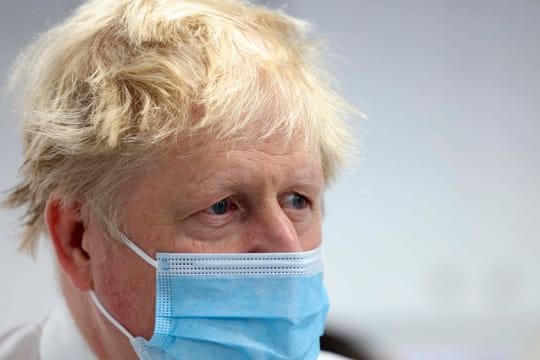 Boris Johnson entschuldigt sich "für jegliche Fehlentscheidungen, die gemacht wurden".