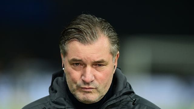 Dortmunds Sportdirektor Michael Zorc bei einem Sky-Interview. Dortmunds Sportdirektor Michael Zorc bei einem Sky-Interview.