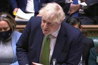 Der britische Premierminister Boris Johnson spricht im britischen Unterhaus bei der Fragestunde "Prime Minister's Questions".