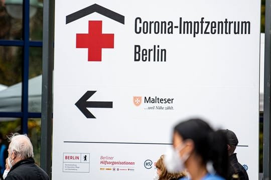 Corona-Impfzentrum Berlin Messe.