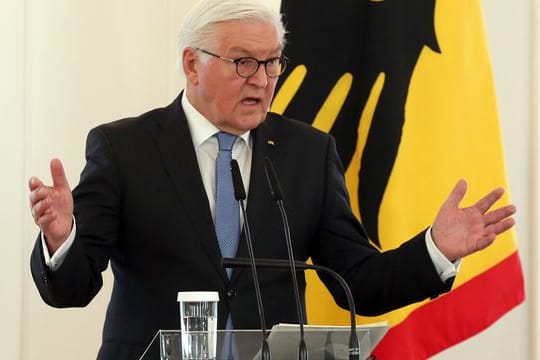 Bundespräsident Frank-Walter Steinmeier beim Bürgerdialog im Schloss Bellevue.