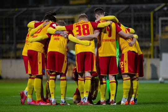 Im Umfeld der Mannschaft des Karlsruher SC gab es mehrere Corona-Fälle.