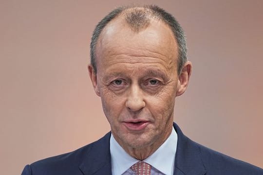 Hofft auf eine Acht vor seinem Ergebnis auf dem Online-Wahlparteitag: Friedrich Merz stellt sich zur Wahl zum neuen CDU-Vorsitzenden.
