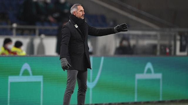 Gladbachs Trainer Adi Hütter bezeichnet die aktuelle Krise als schwerste Situation seiner Karriere. Gladbachs Trainer Adi Hütter bezeichnet die aktuelle Krise als schwerste Situation seiner Karriere.