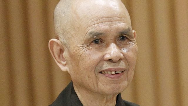 Der vietnamesische zen-buddhistische Mönch Thich Nhat Hanh ist gestorben. Der vietnamesische zen-buddhistische Mönch Thich Nhat Hanh ist gestorben.