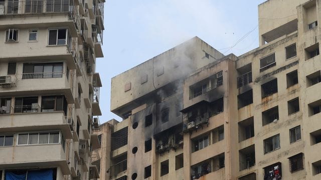 Feuer in einem 19-stöckigen Gebäudein Mumbai.