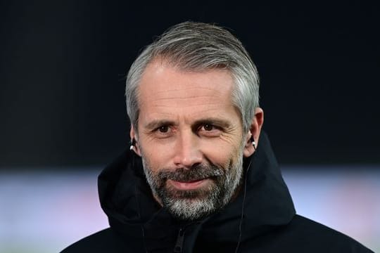 Hat die Startelf vier Tage nach dem DFB-Pokal-Aus auf drei Positionen umgestellt.