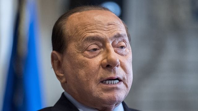 "Ich werde meinem Land auf andere Art dienen", meint Silvio Berlusconi.