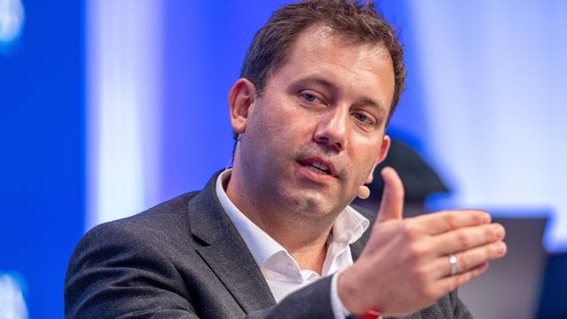 "Es geht darum, Diplomatie und Frieden zu organisieren": SPD-Chef Lars Klingbeil. "Es geht darum, Diplomatie und Frieden zu organisieren": SPD-Chef Lars Klingbeil.