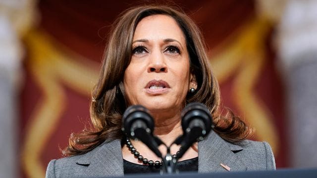 Kamala Harris spricht in der Statuary Hall des US-Kapitols anlässlich des Jahrestags der Erstürmung des US-Kapitols (Archivbild). Kamala Harris spricht in der Statuary Hall des US-Kapitols anlässlich des Jahrestags der Erstürmung des US-Kapitols (Archivbild).