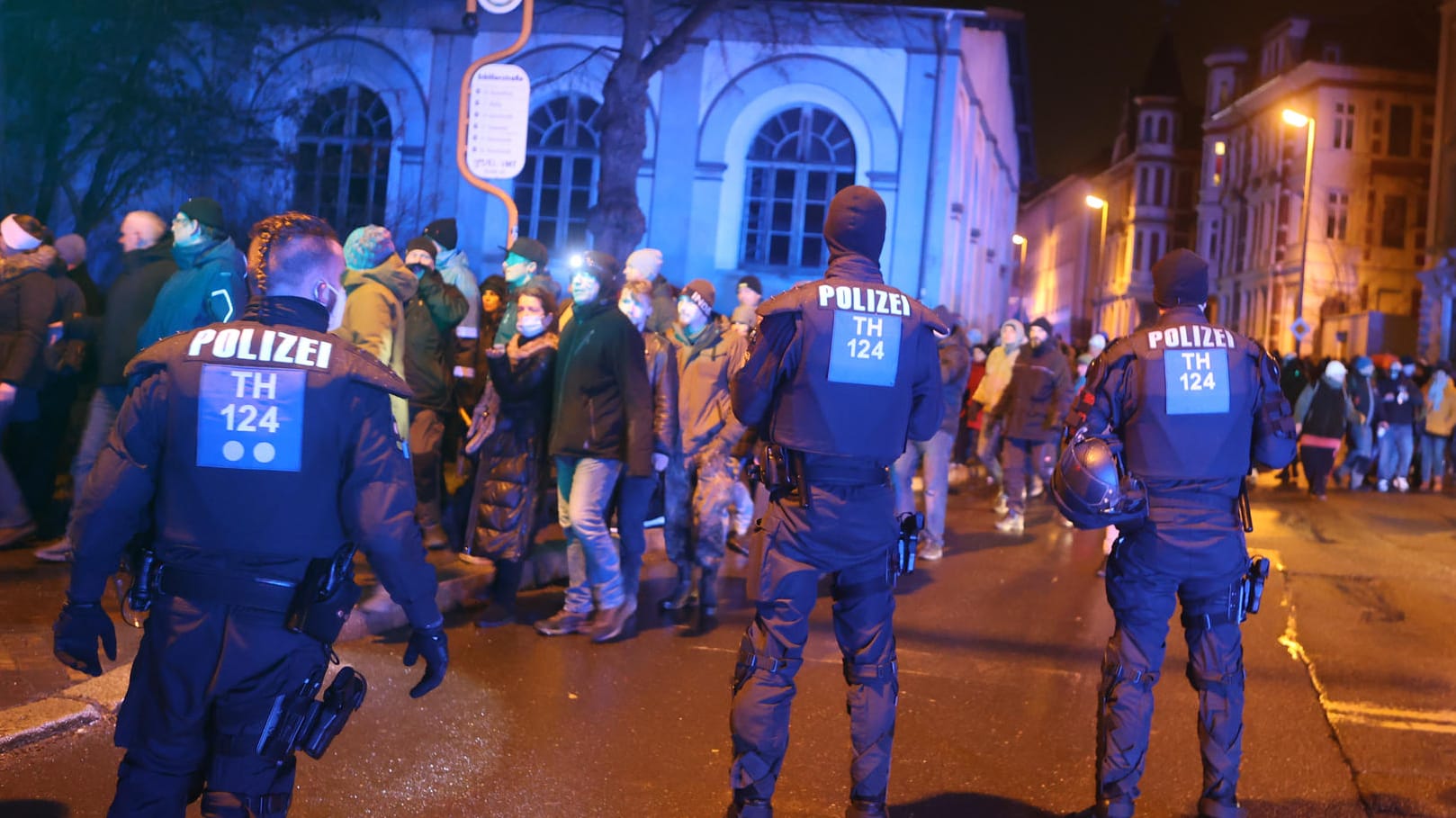 Demonstration gegen Corona-Maßnahmen in Gera: In Thüringen demonstrierten rund 25.000 Menschen gegen die Maßnahmen.