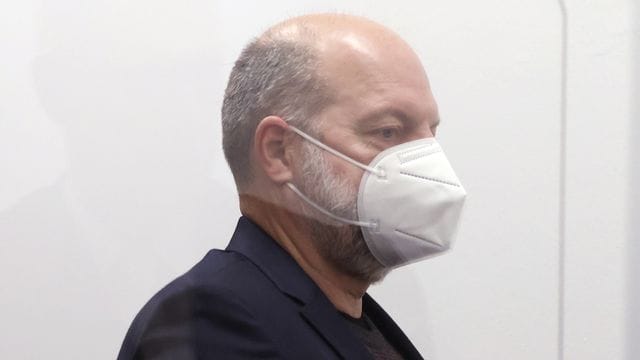 Der Angeklagte Thomas Drach beim Auftakt seines Prozesses vor dem Landgericht Köln. Der Angeklagte Thomas Drach beim Auftakt seines Prozesses vor dem Landgericht Köln.