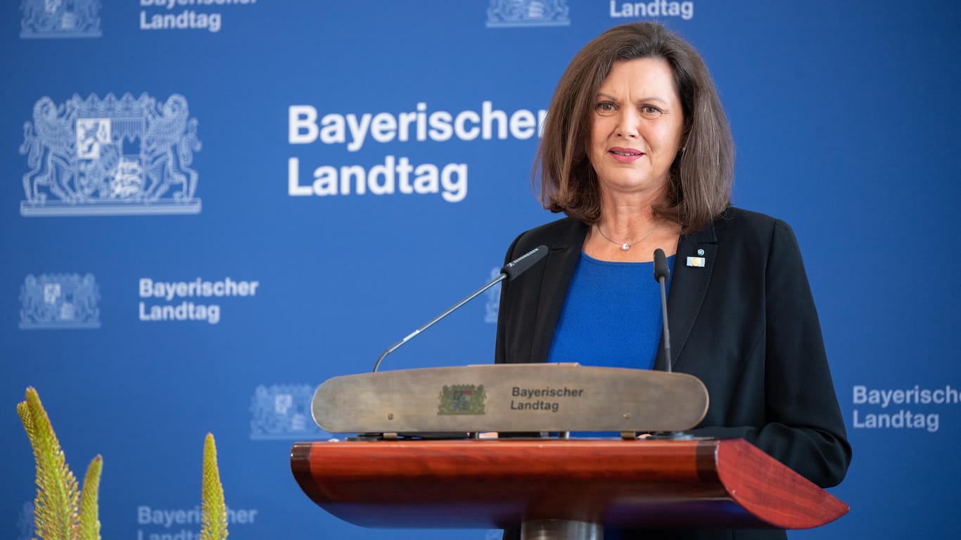 Ilse Aigner (CSU), Präsidentin des Bayerischen Landtags: Sie fordert eine Entschuldigung von dem emeritierten Papst Benedikt XVI.