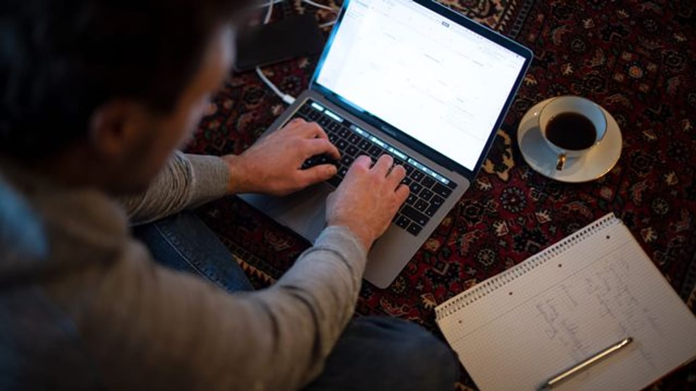 Die Zahl der Beschäftigten im Homeoffice ist im Januar leicht gestiegen.