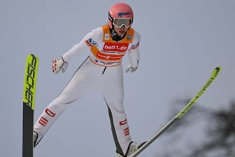 Österreichs Skisprungteam muss die coronabedingten Ausfälle von Marita Kramer (im Bild) und Jacqueline Seifriedsberger verkraften.