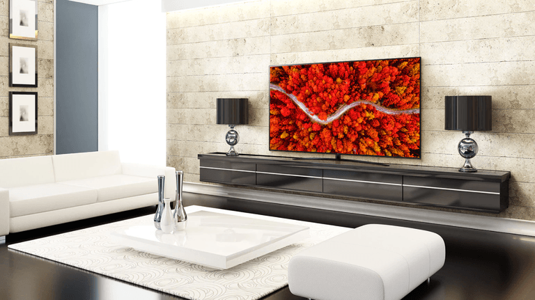 Bei Saturn im Angebot: Riesiger Smart-TV mit beeindruckender Bildqualität.