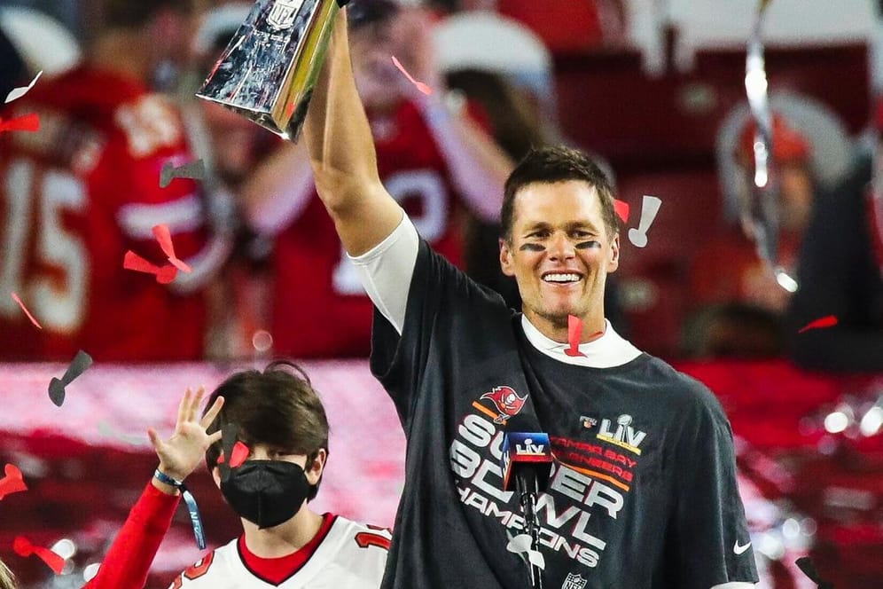 Tom Brady: Der siebenfache Super-Bowl-Champion hat nach 22 Jahren seine Football-Karriere offiziell beendet.